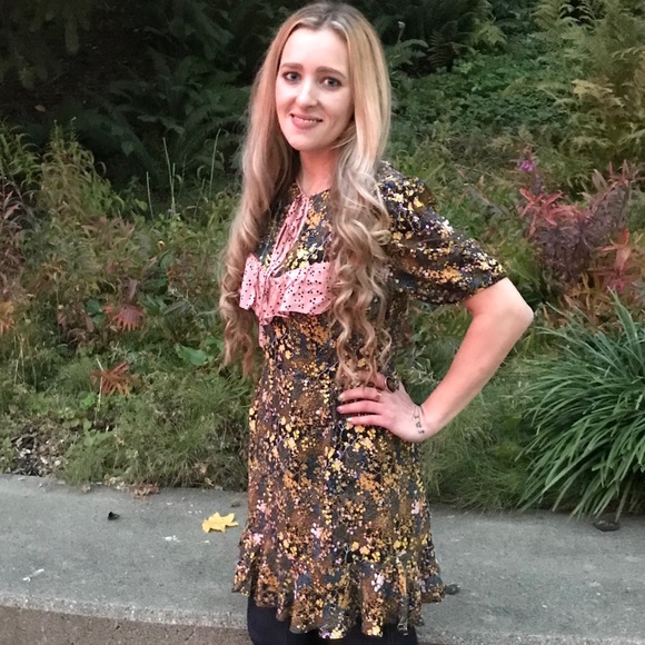 Meet your Posher, Jennifer - Picture 2 of 8